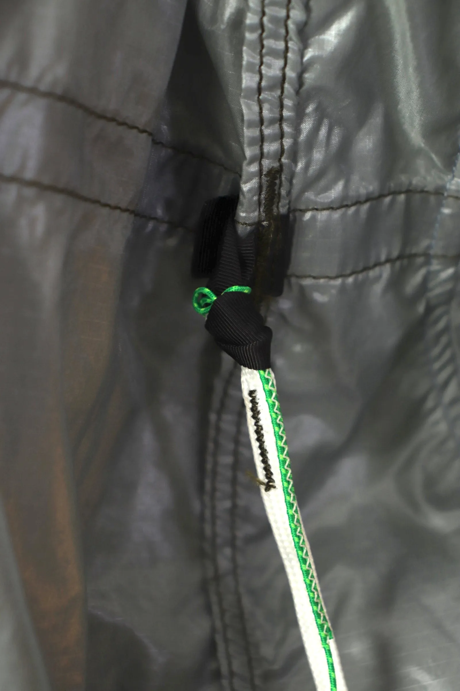 1/ Off Parachute Hooded Parka