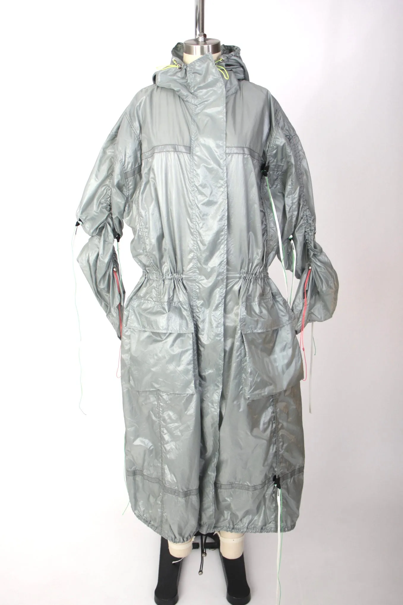 1/ Off Parachute Hooded Parka