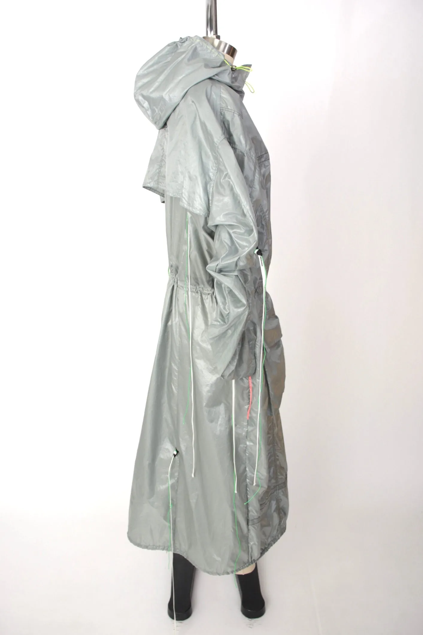 1/ Off Parachute Hooded Parka