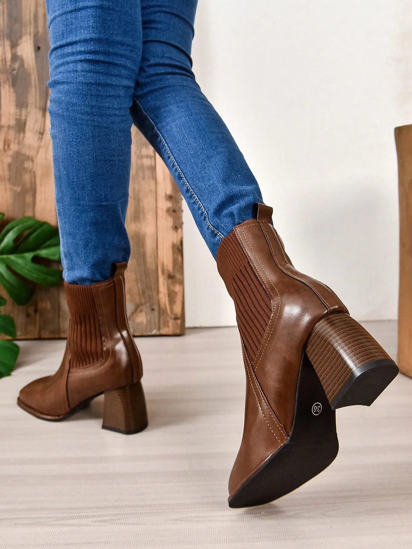 Knitted Classic Brown Boots - Brown
