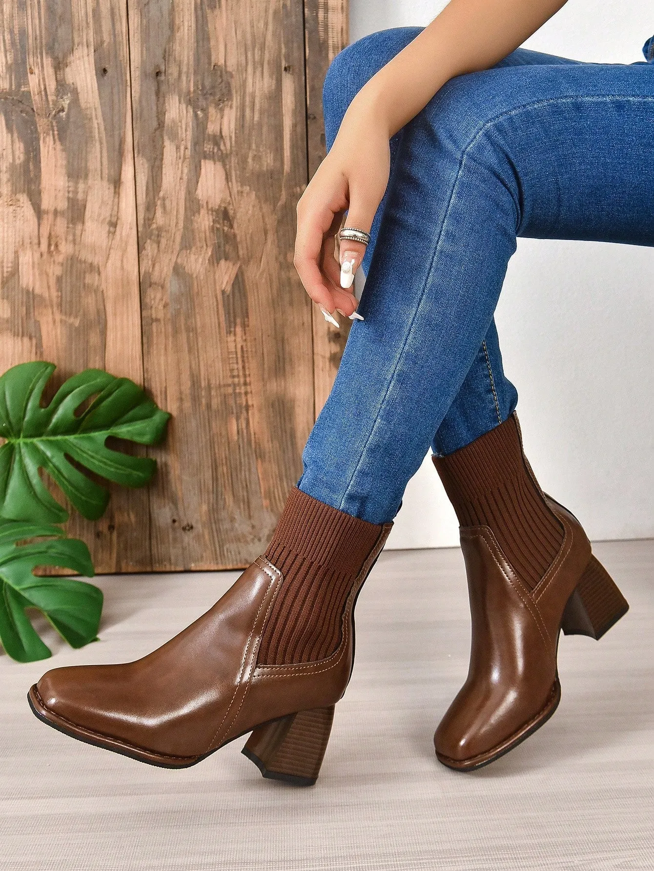 Knitted Classic Brown Boots - Brown