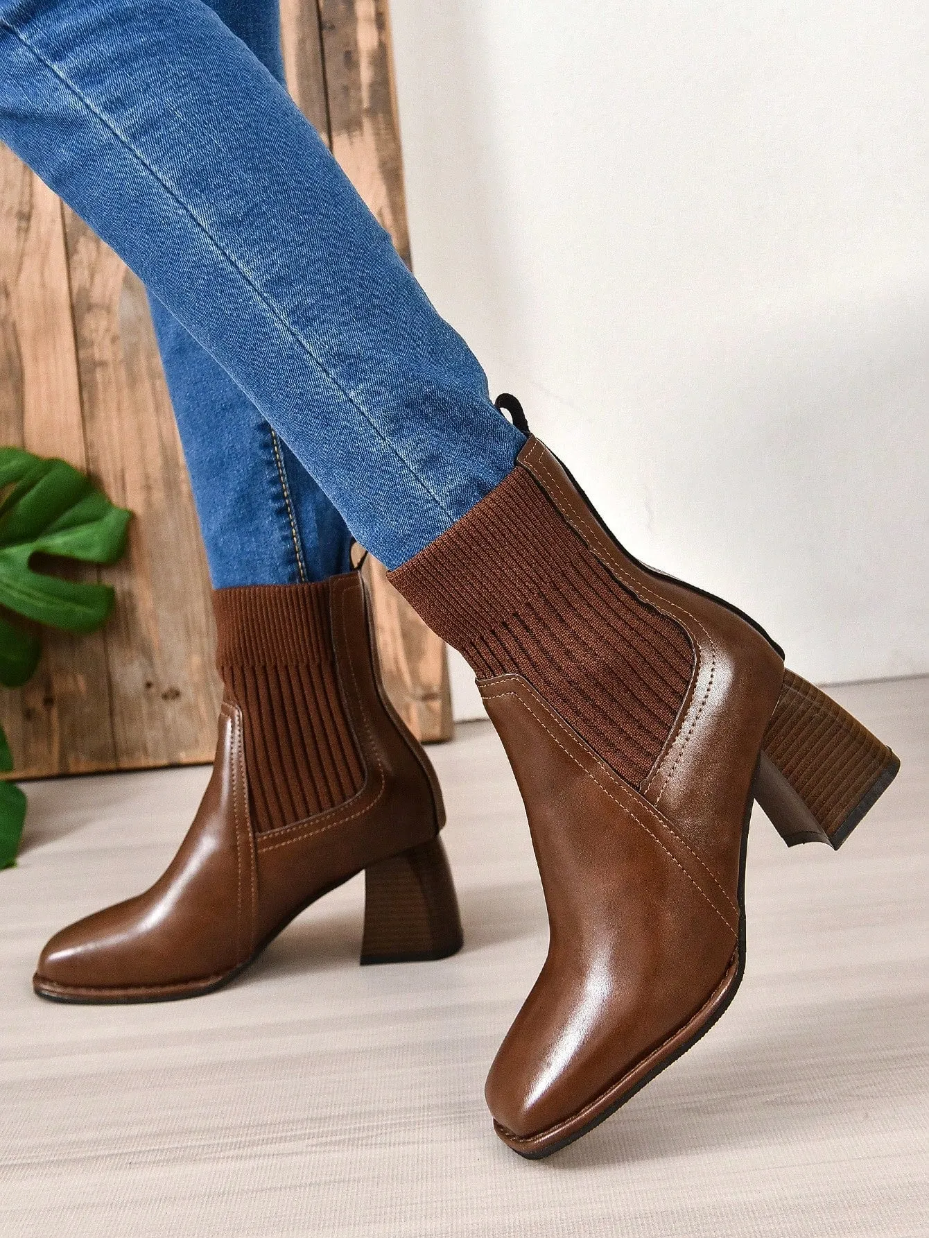 Knitted Classic Brown Boots - Brown