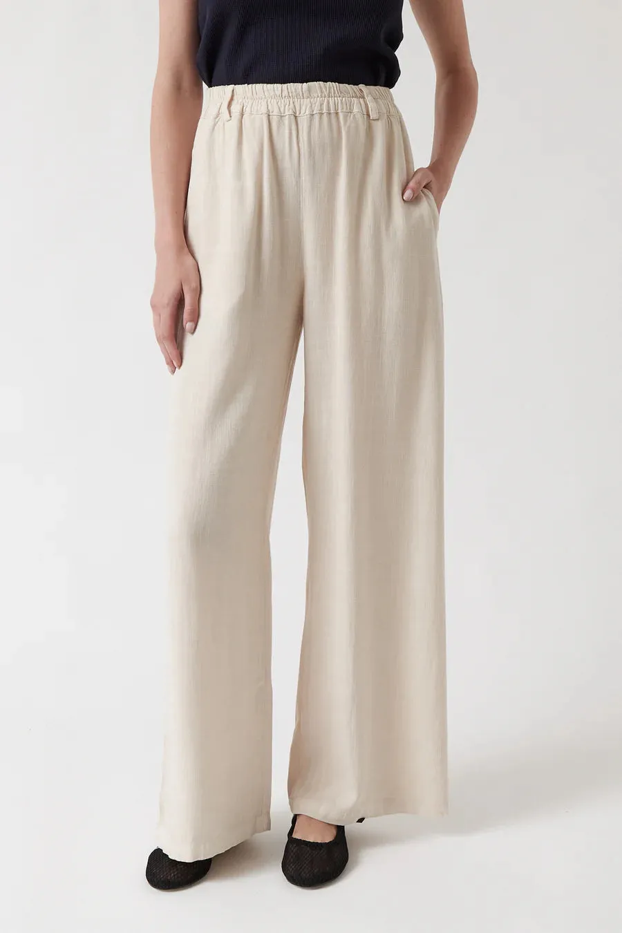 nabiu pants in beige
