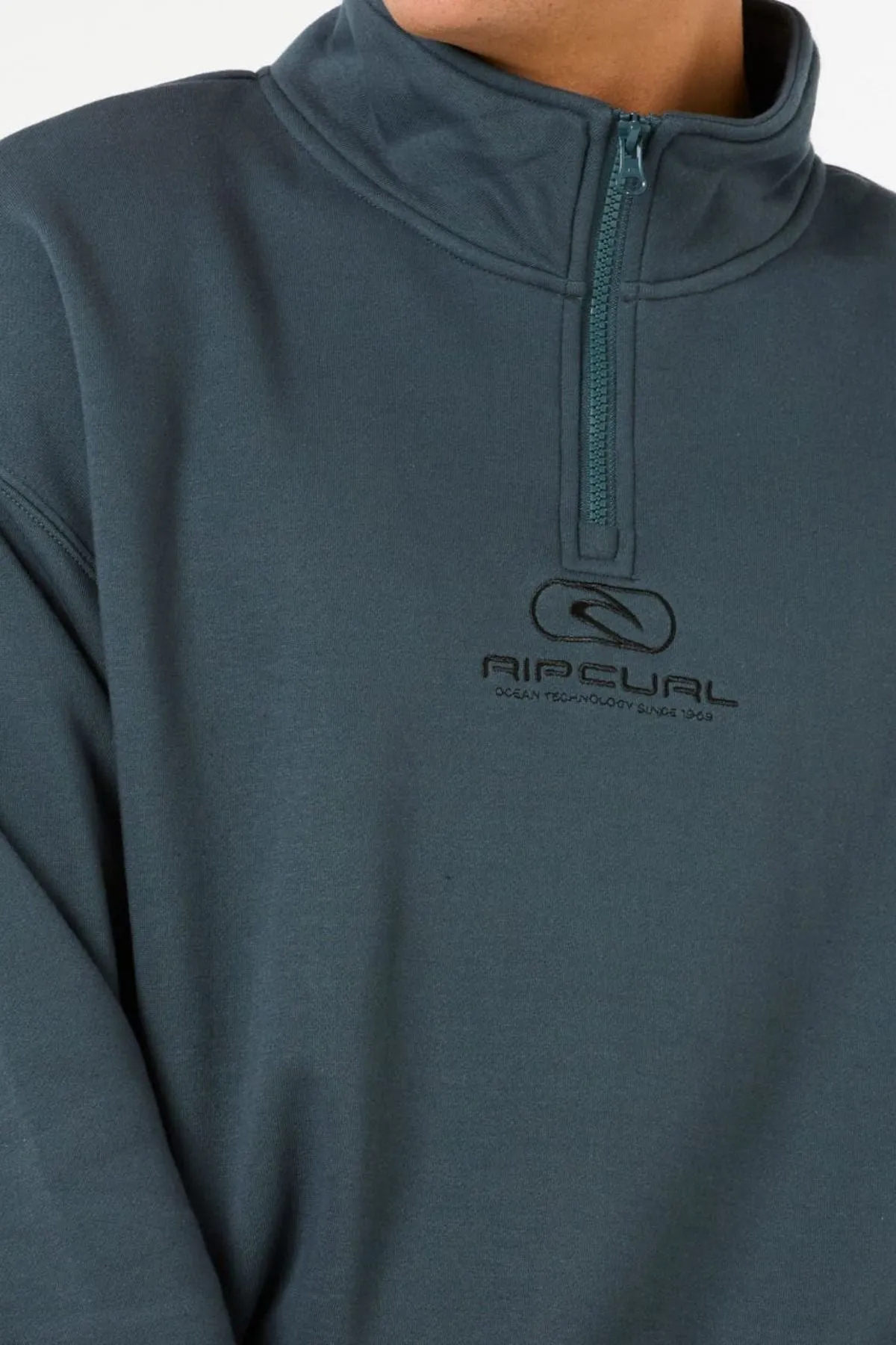 Rip Curl Pill Icon 1/4 Zip Crew