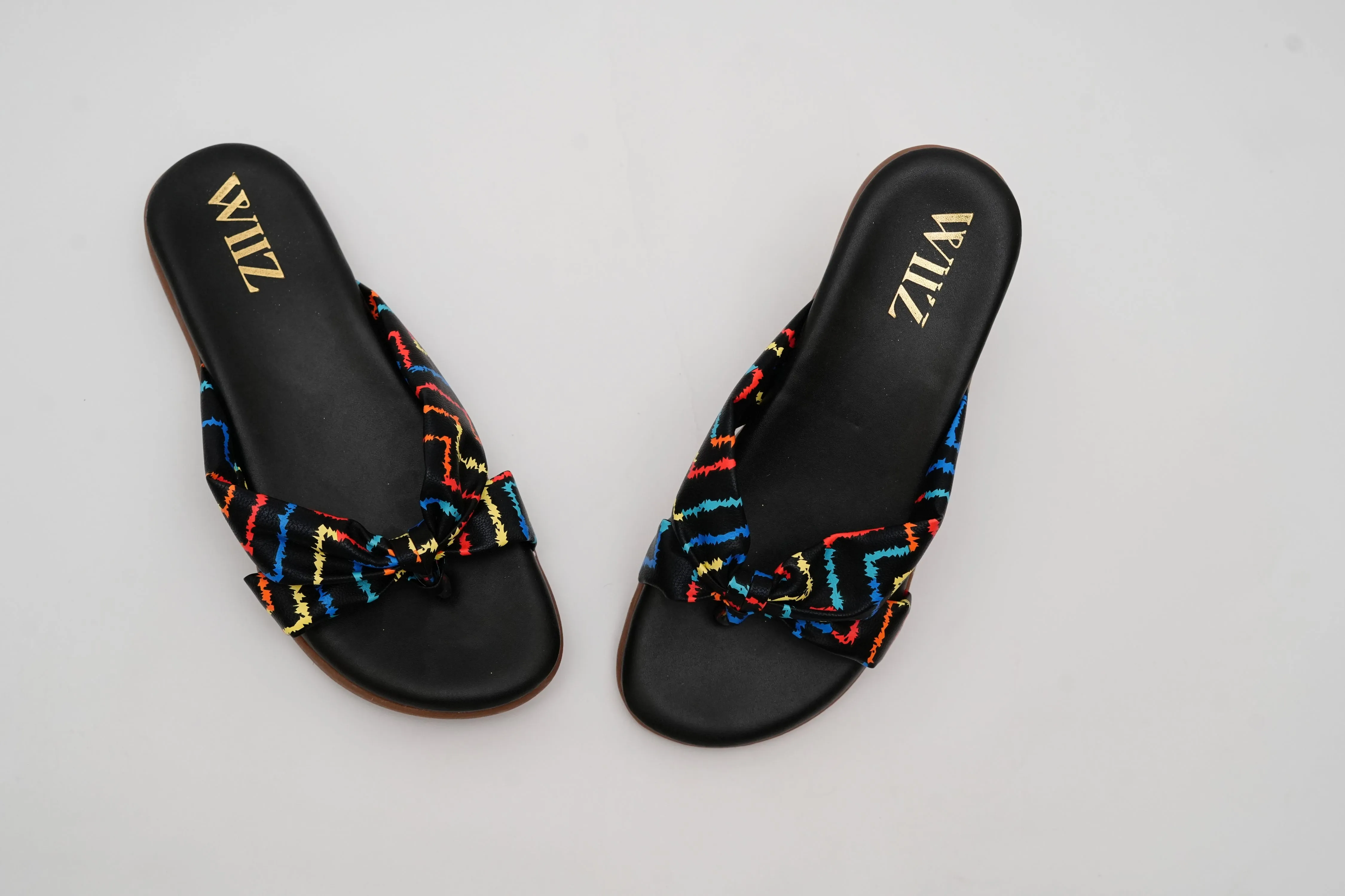 WIIZ WOMEN'S BLACK SLIPPERS WITH MULTICOLOR ZIGZAG FABRIC STRAP