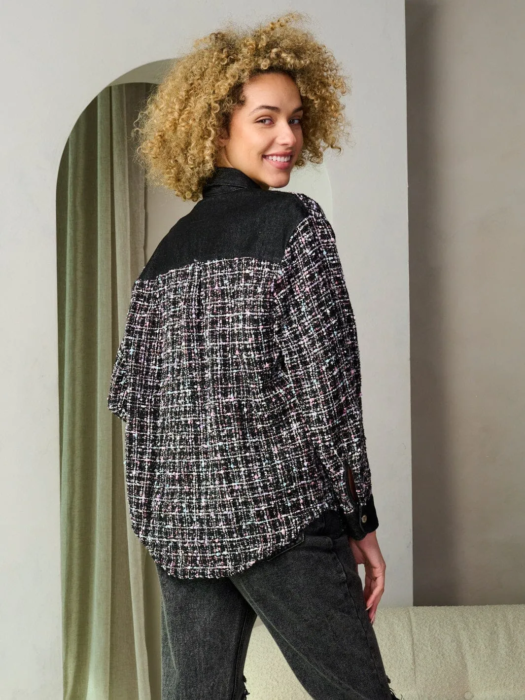 WOMEN'S LONG SLEEVE BUTTON CLOSURE CONTRAST DENIM JACKET