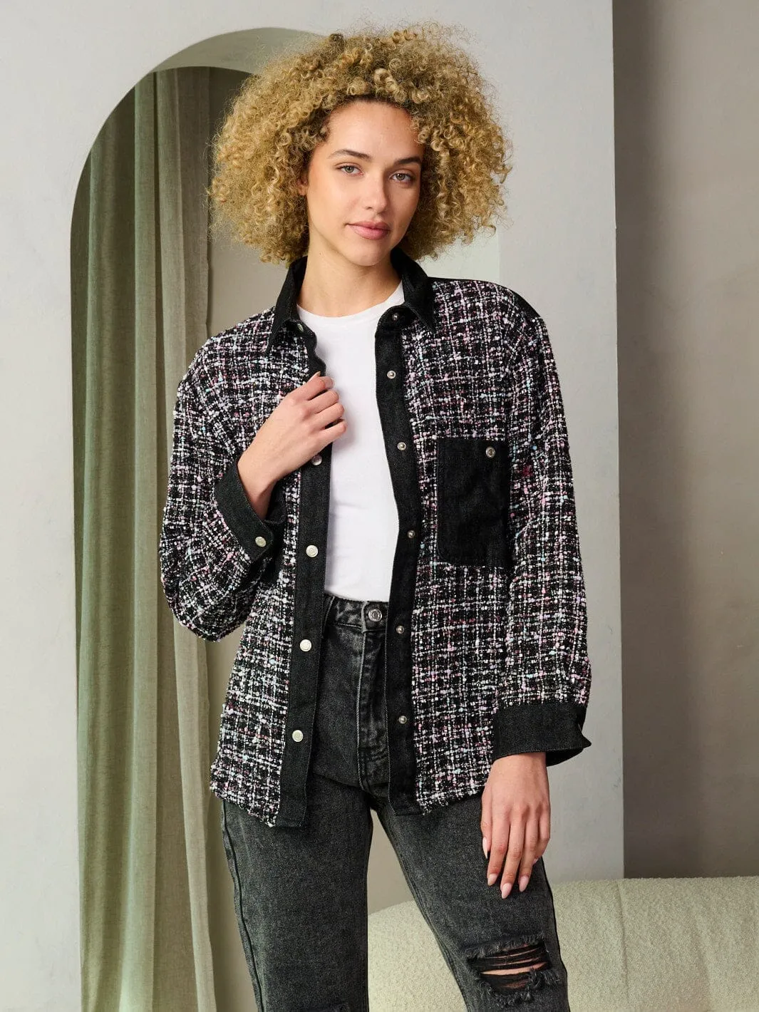 WOMEN'S LONG SLEEVE BUTTON CLOSURE CONTRAST DENIM JACKET
